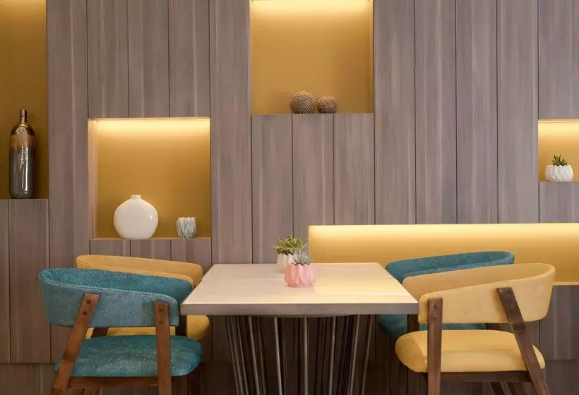 هتل NH Buenos Aires 9 De Julio