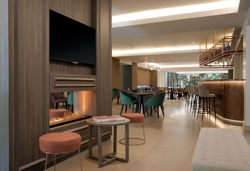 هتل NH Buenos Aires 9 De Julio