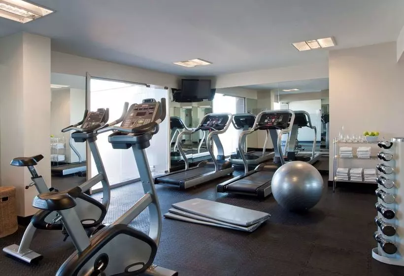 هتل NH Buenos Aires 9 De Julio