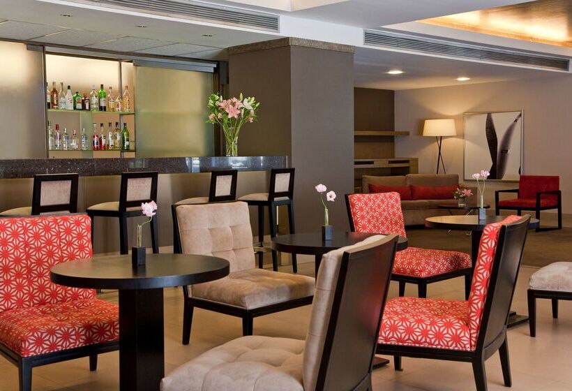 هتل NH Buenos Aires 9 De Julio