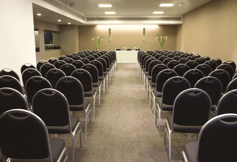 هتل NH Buenos Aires 9 De Julio