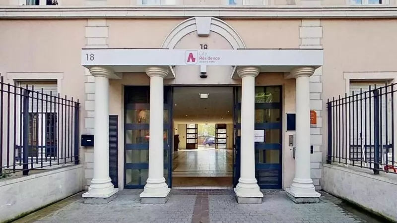 בית מלון כפרי Paris Saintmaurice