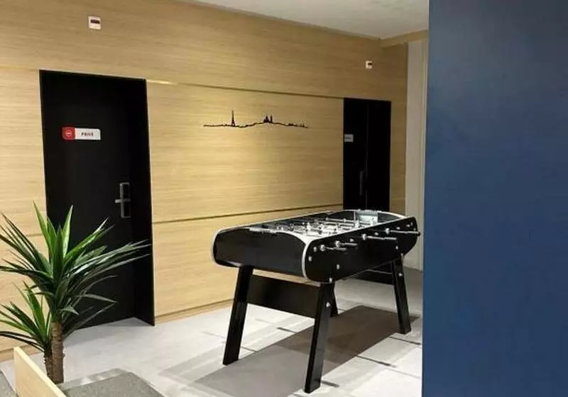 בית מלון כפרי Paris Saintmaurice