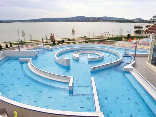 Отель Velence Resort & Spa