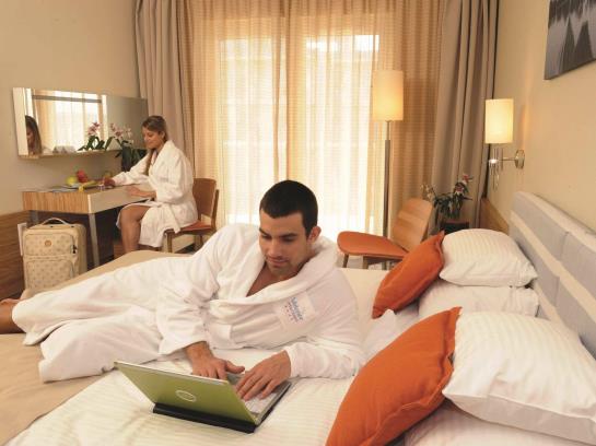 Hotel Velence Resort & Spa