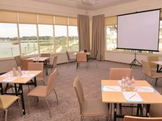 Отель Velence Resort & Spa