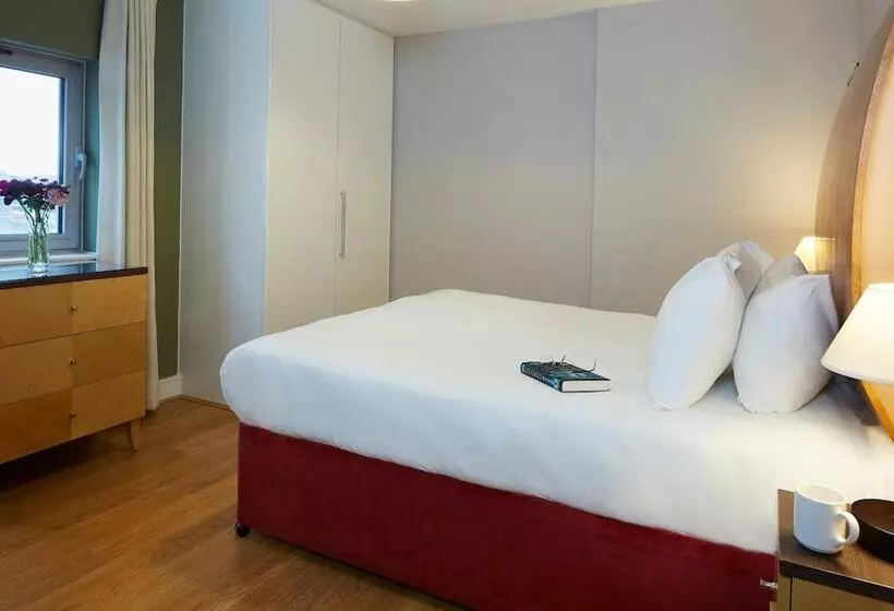 Marlin Aldgate Tower Bridge