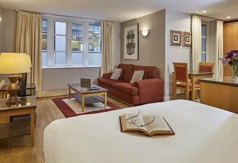 Marlin Aldgate Tower Bridge