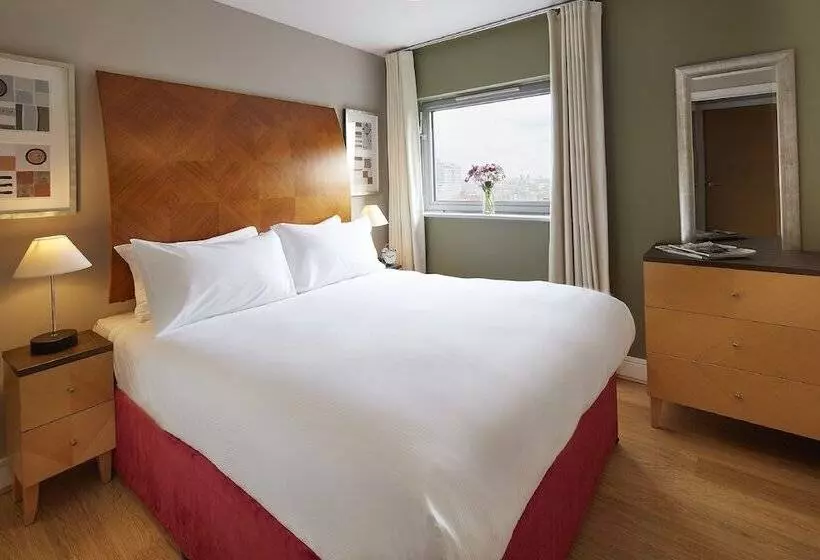 Marlin Aldgate Tower Bridge