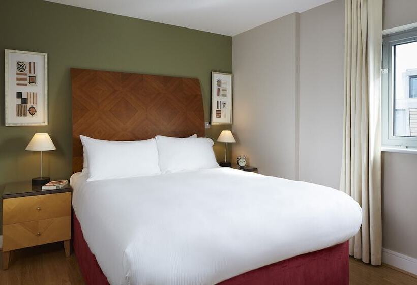 Marlin Aldgate Tower Bridge