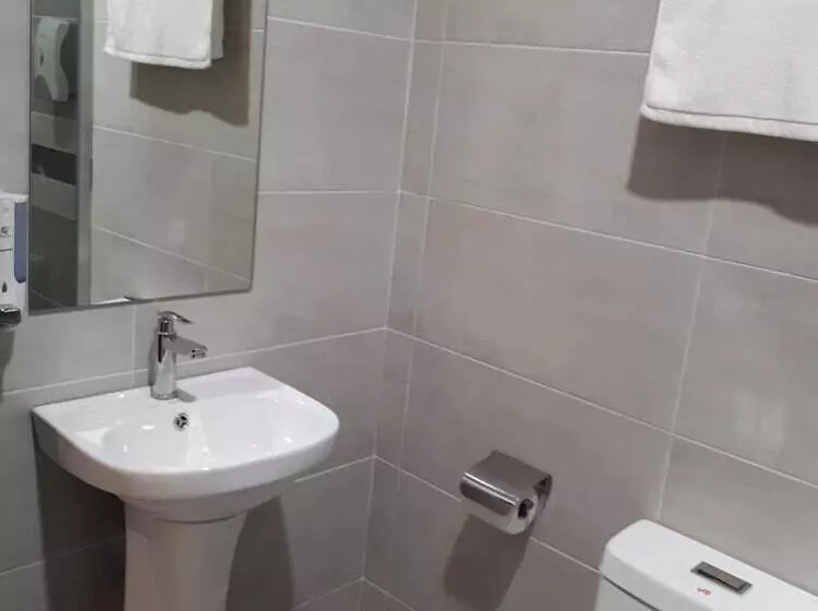 هتل Hotin Inn