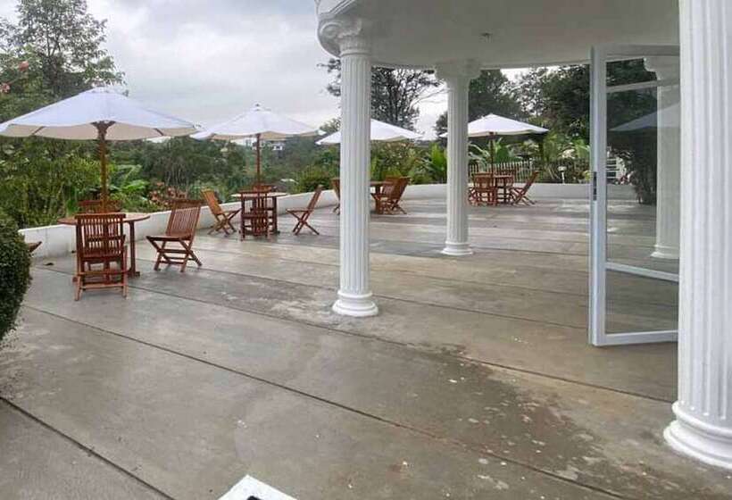 Otel Reddoorz Plus @ Megamendung Puncak 2