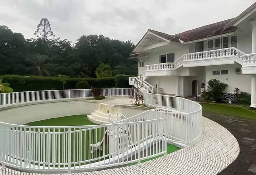 Hotel Reddoorz Plus @ Megamendung Puncak 2