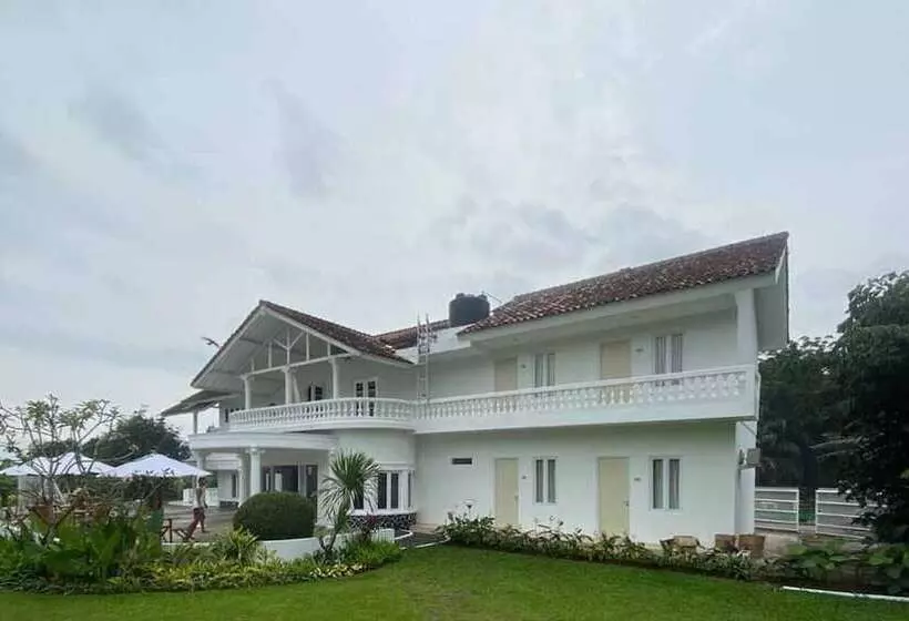 Hotel Reddoorz Plus @ Megamendung Puncak 2