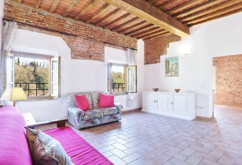 Luxurious Cottage In Palaia With Pool