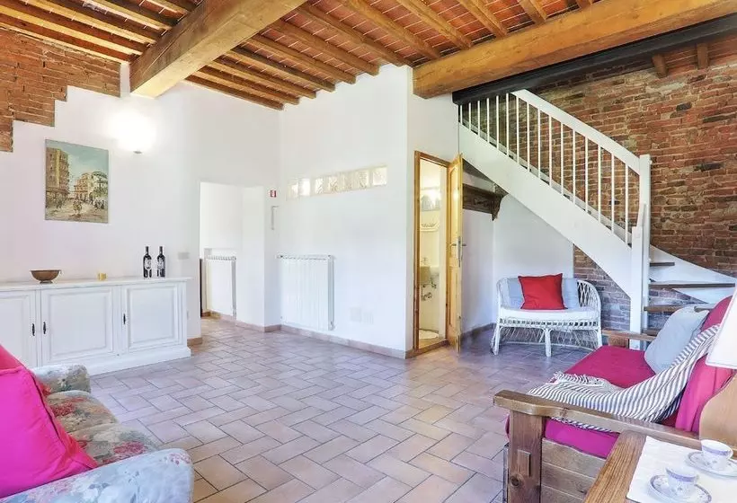 Luxurious Cottage In Palaia With Pool