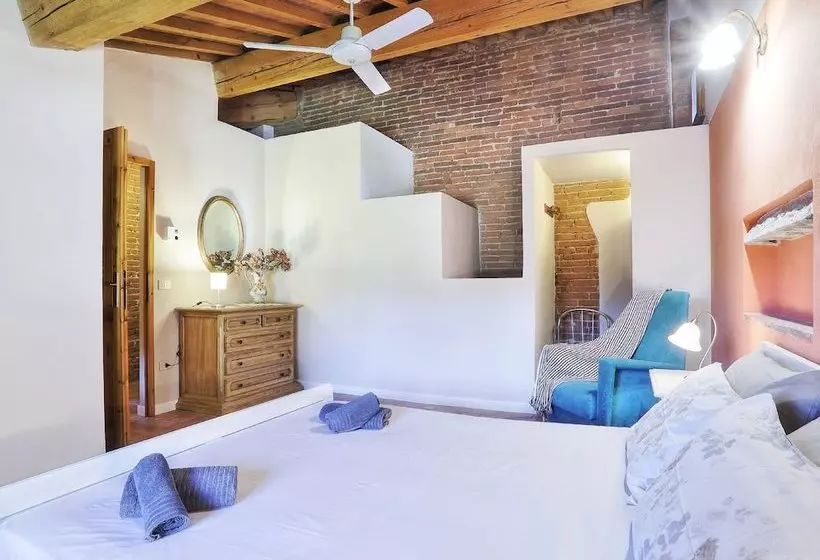 Luxurious Cottage In Palaia With Pool