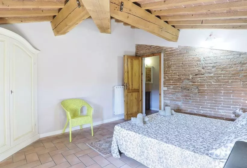 Luxurious Cottage In Palaia With Pool