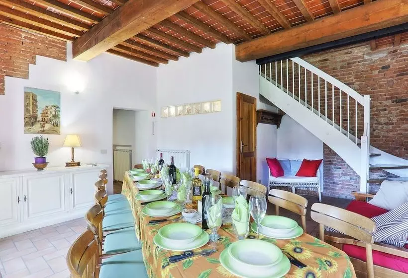 Luxurious Cottage In Palaia With Pool