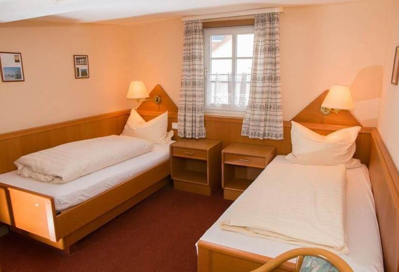 بنسيون Altstadthotel Garni Frankfurter Hof