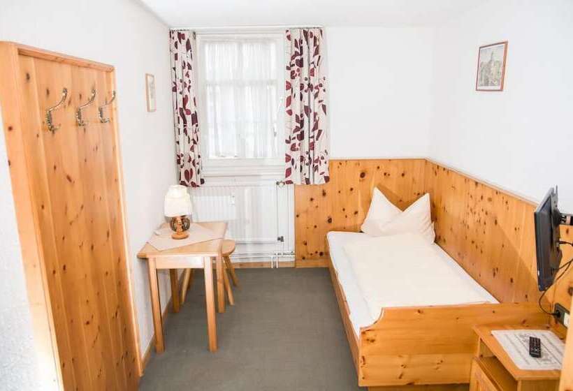 بنسيون Altstadthotel Garni Frankfurter Hof