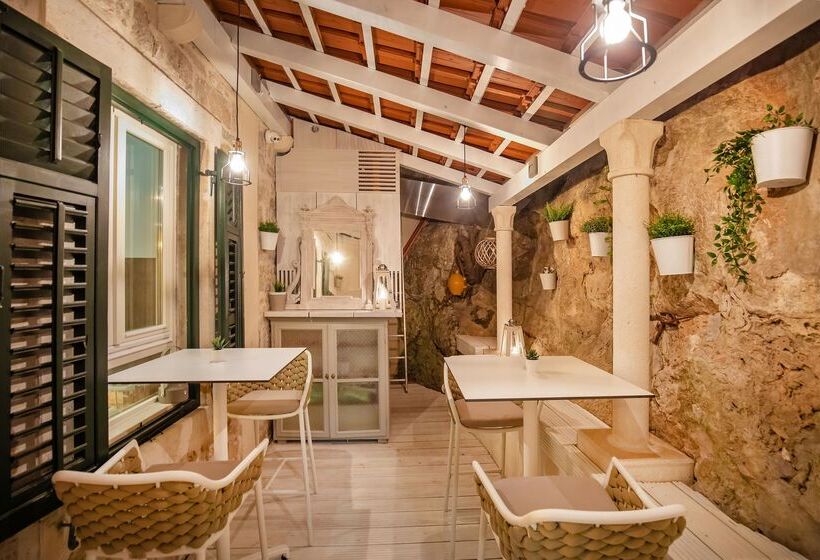 پانسیون Heritage Villa Nobile