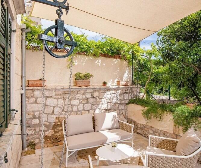 پانسیون Heritage Villa Nobile