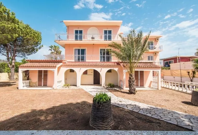 پانسیون Southgate Apartments