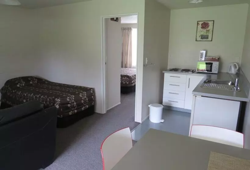 Culverden Court Motel