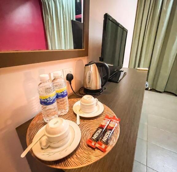 Hotel Alh Continental Resort