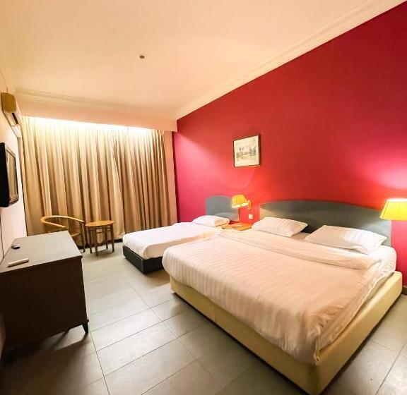 Hotel Alh Continental Resort