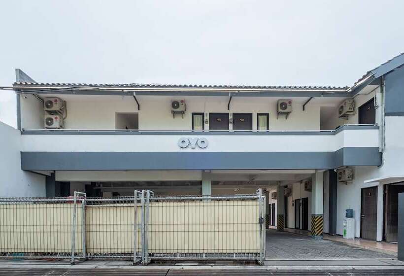 Otel Anyelir Residence By Oyo Rooms