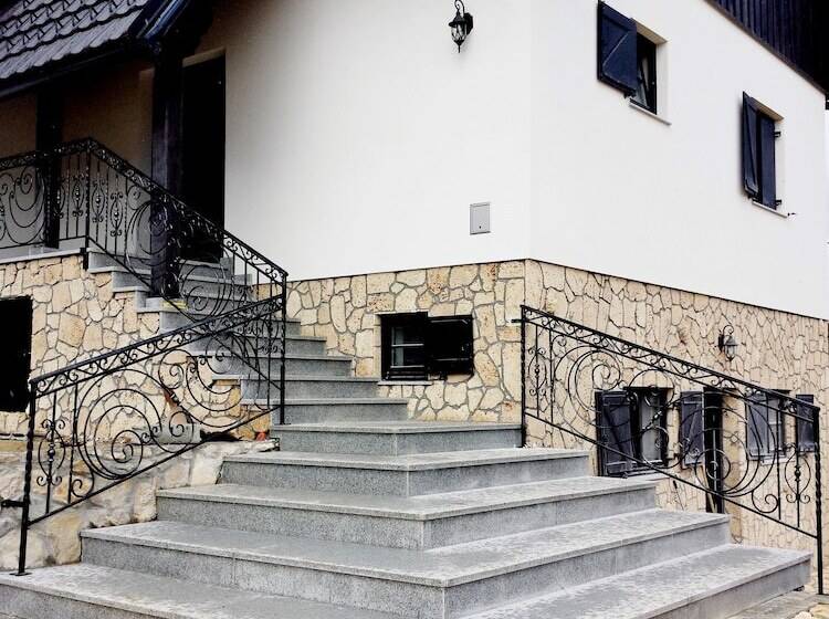 ペンション Etno Garden Exclusive Rooms