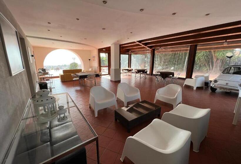 بنسيون Villa Leucatia