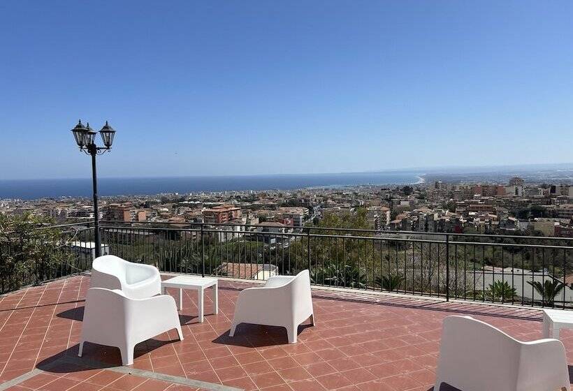 بنسيون Villa Leucatia