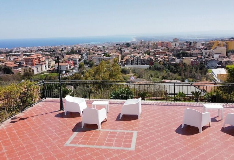 بنسيون Villa Leucatia