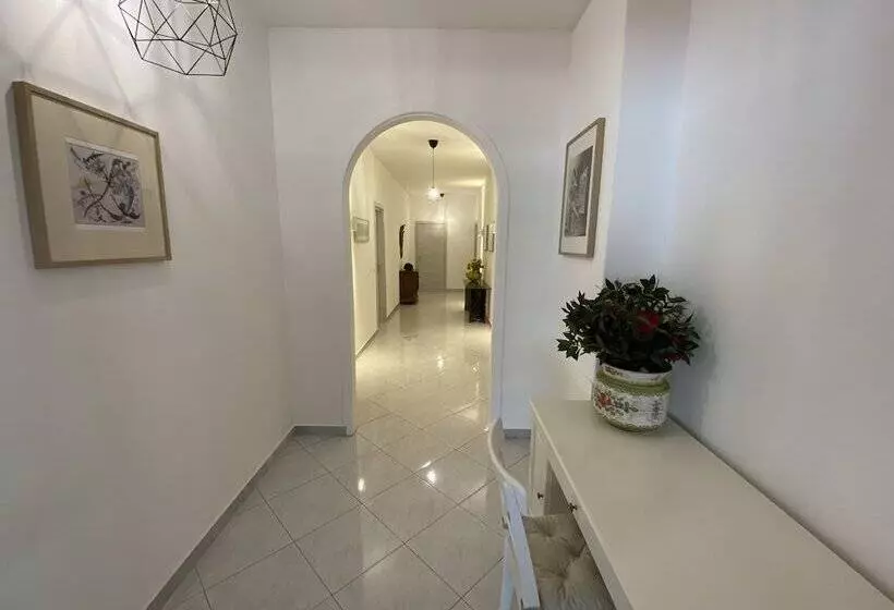 ペンション Villa Leucatia