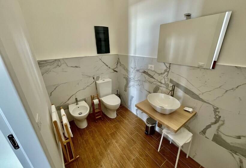 بنسيون Villa Leucatia