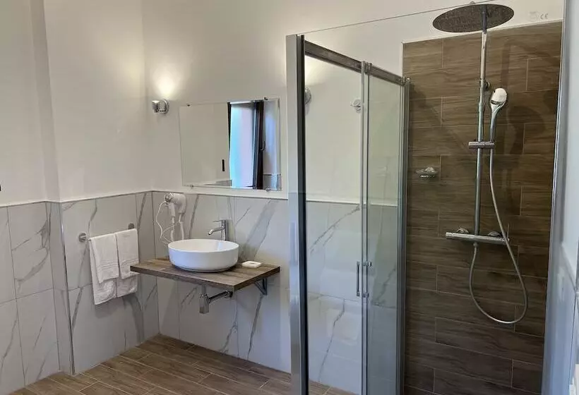 ペンション Villa Leucatia