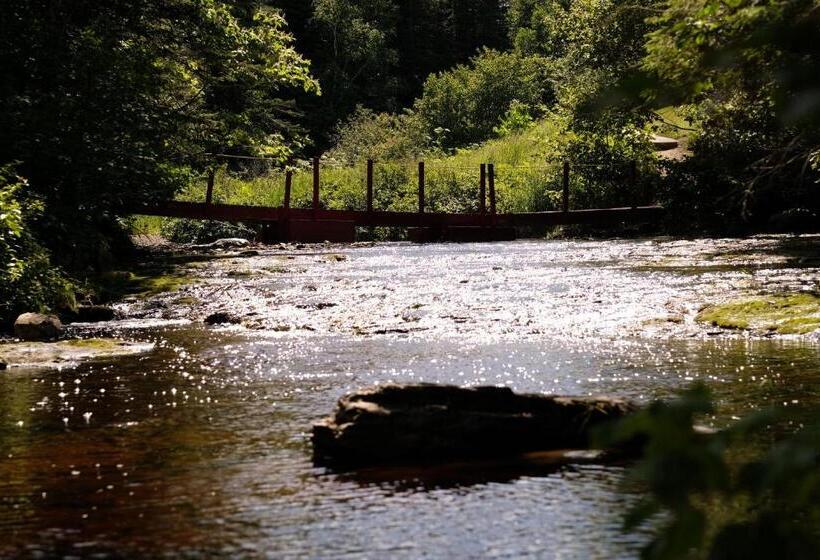 فندق Rocky Brook Acres