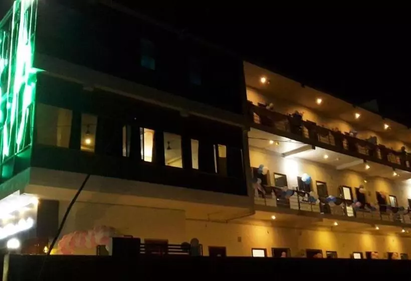 Hotelli Utsav Grand By Chocolate Inn