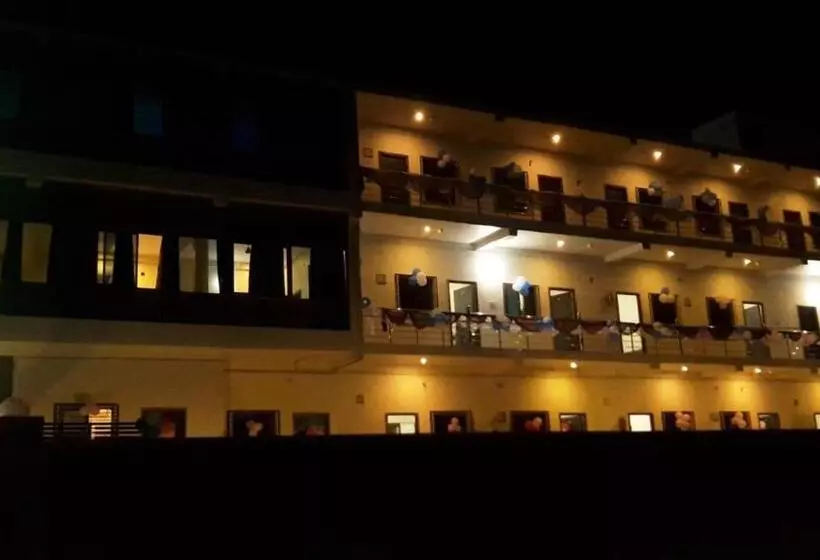 Hotelli Utsav Grand By Chocolate Inn