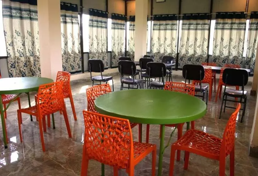 Hotelli Utsav Grand By Chocolate Inn