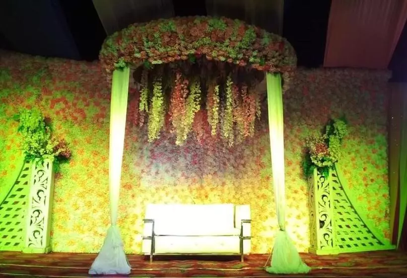 Hotelli Utsav Grand By Chocolate Inn