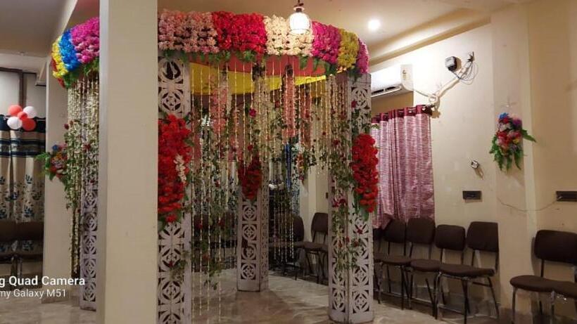 호텔 Utsav Grand By Chocolate Inn