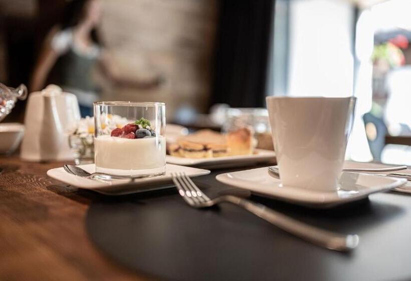 פנסיון Alpine Days Mountain Home