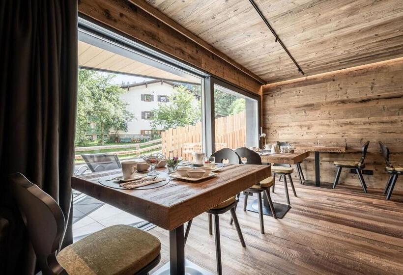 פנסיון Alpine Days Mountain Home