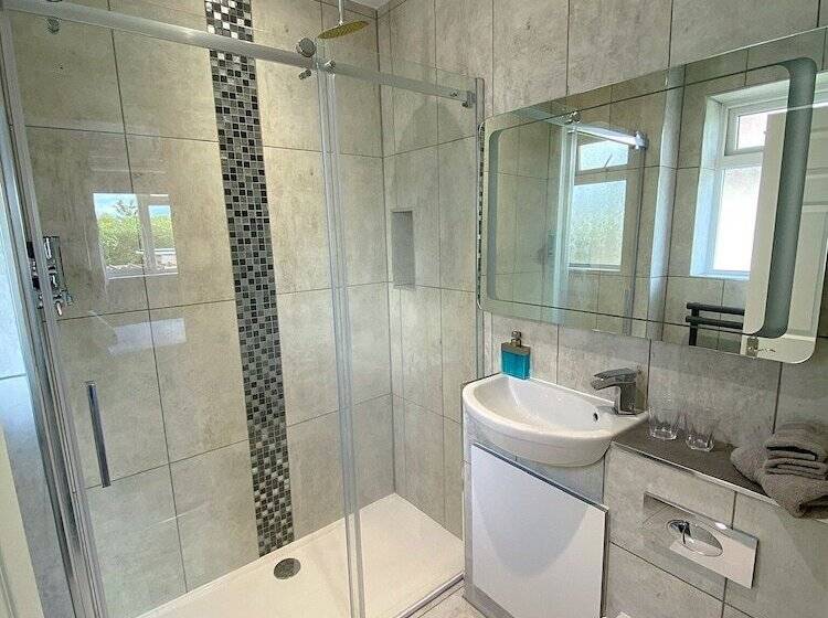 تختخواب و صبحانه Orchard House