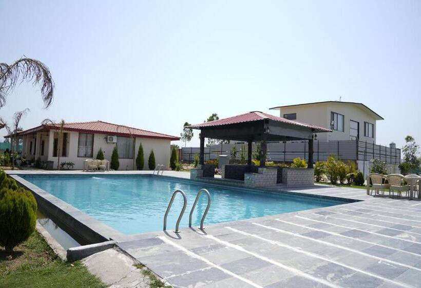 فندق Shivjot Farm & Resort Panchkula