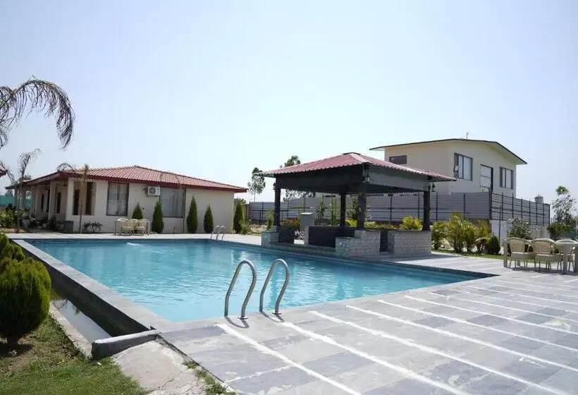 Hotelli Shivjot Farm & Resort Panchkula